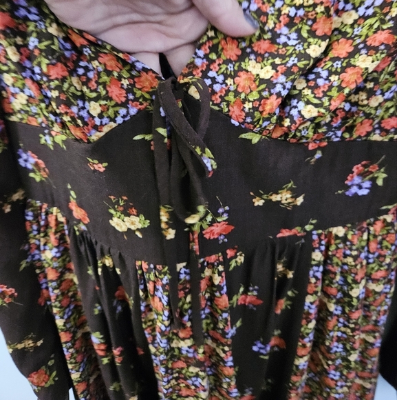 NWT Floral patchwork long-sleeved sz.L dress. - Picture 7 of 11